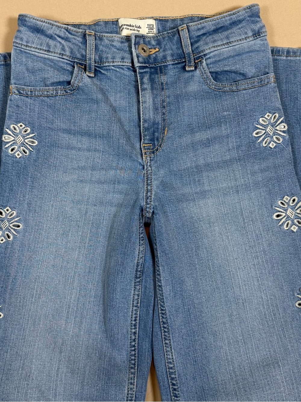 Abercrombie Kids Girls Light Blue Embroidered Wide-Leg Jeans, Size 11/12 Long. - Picture 10 of 16